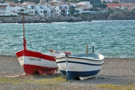 dos barcos en la playa