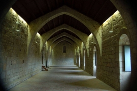 en el interior del monasterio