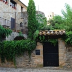 Llado Poble una porta