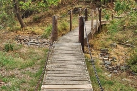 Pont de vianants sobre un rierol